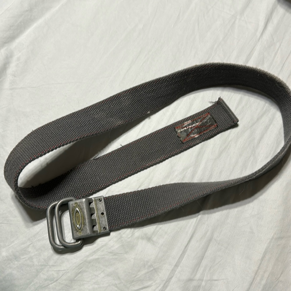 Oakley gray belt